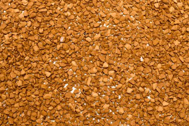 Beyaz arka plan üzerinde anlık kahve çekirdekleri