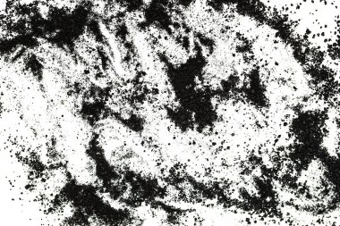 Beyaz arka planda izole edilmiş kara barut.