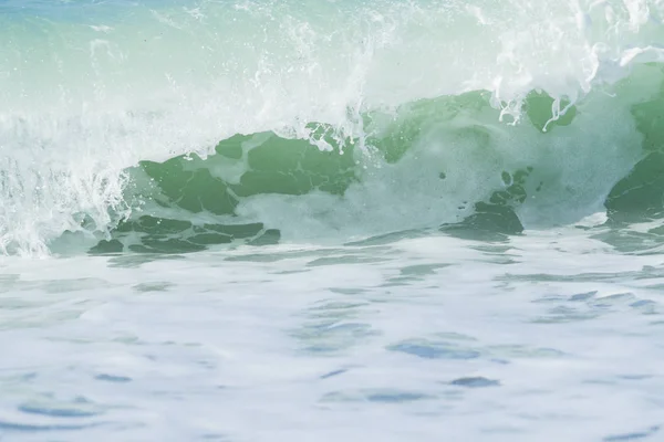 海滩上的海浪海浪 — 图库照片