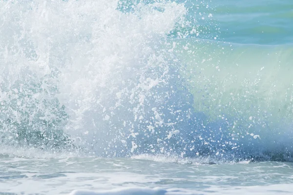 海滩上的海浪海浪 — 图库照片