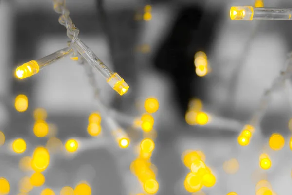 ボケ味の黄色ライト ガーランド背景 — ストック写真