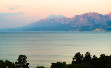 manzara deniz dağlar yaz