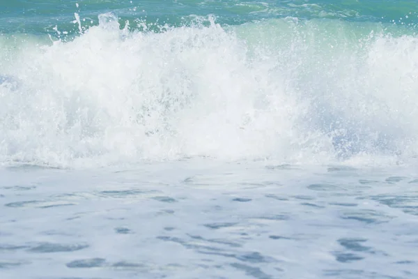 海滩上的海浪海浪 — 图库照片