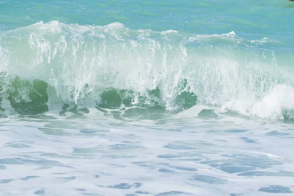 海滩上的海浪海浪 — 图库照片