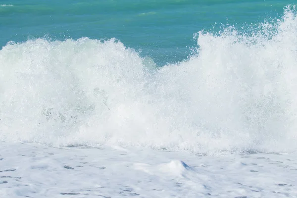 海滩上的海浪海浪 — 图库照片