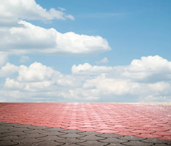 Straatstenen Tegen Hemel Met Wolken Achtergrond — Stockfoto