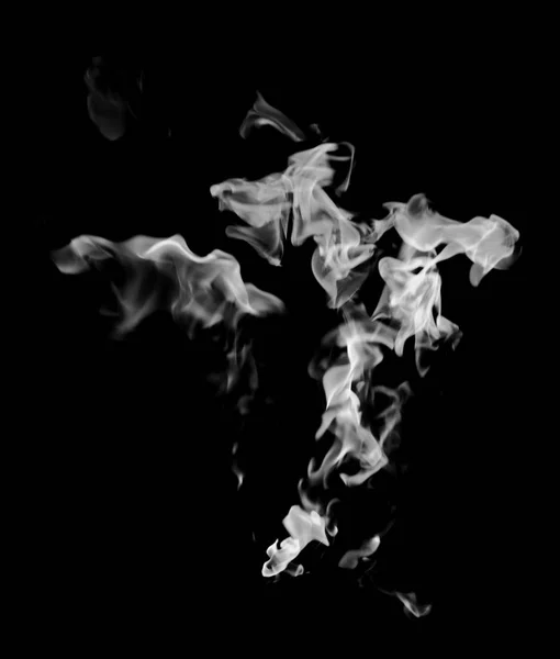 黑色背景上的白色烟雾卷曲 — 图库照片