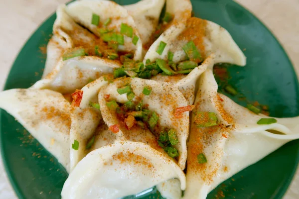 Triángulos Masa Con Carne Servida Plato —  Fotos de Stock