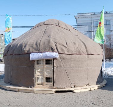 Yurt - keçe bir kapak ile konut taşınabilir bir çerçeve