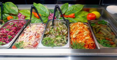 Tablo ile salatalar her şey dahil