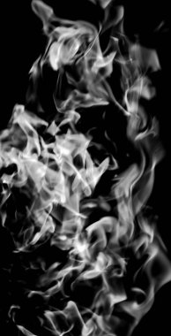 Beyaz Alev siyah arka plan üzerine duman