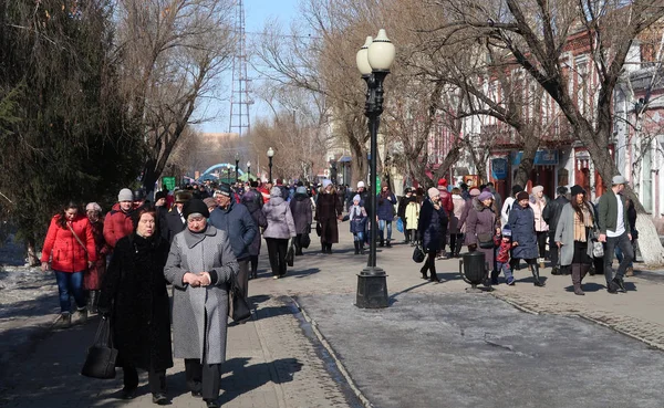 Petropavlovsk, Kazakistan, 21 Şubat 2017 Nauryz kutlama. Kitlesel festivaller insanlar Ulusal kostümleri. Petropavlivk Kazakistan.