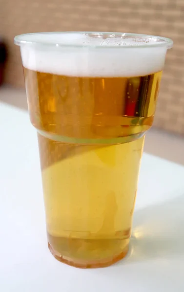 Bier Plastikbecher — Stockfoto