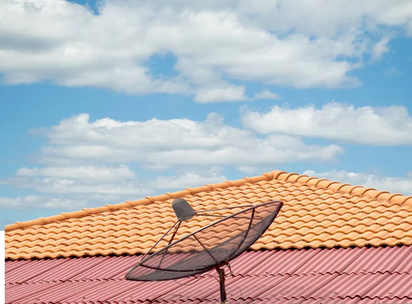 Antenne Auf Dem Dach Des Hauses Himmel Und Wolken — Stockfoto