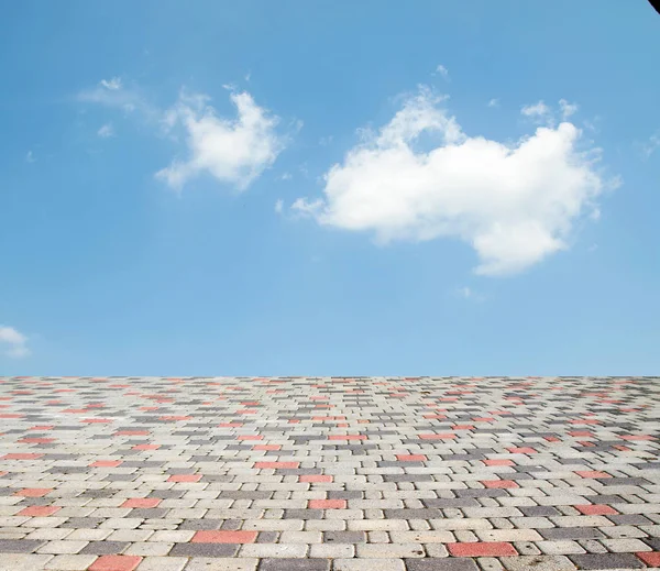 Adoquines Contra Cielo Con Nubes Fondo —  Fotos de Stock