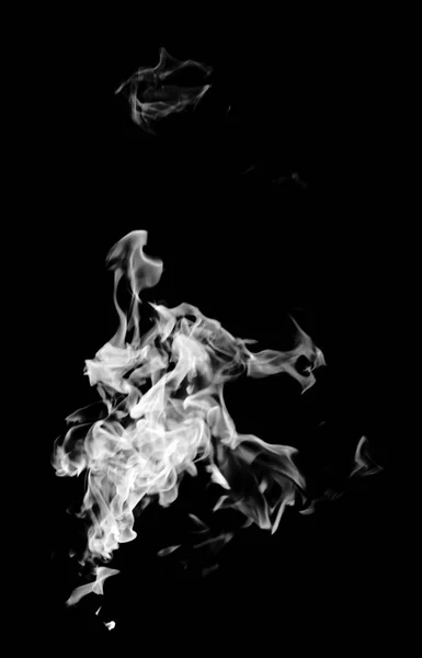 黑色背景上的白色火焰烟雾 — 图库照片