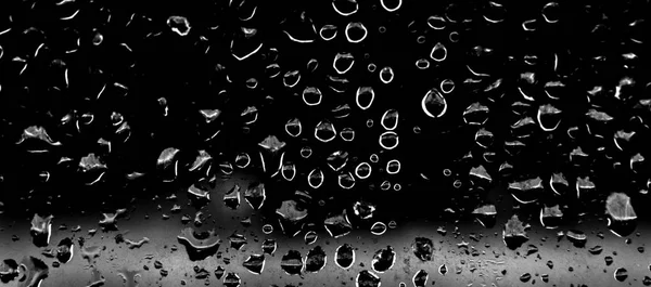 Gotas Água Após Chuva Uma Janela Escura — Fotografia de Stock