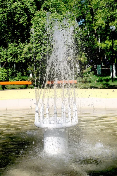 Fontána Parku Postříkání Vodou — Stock fotografie