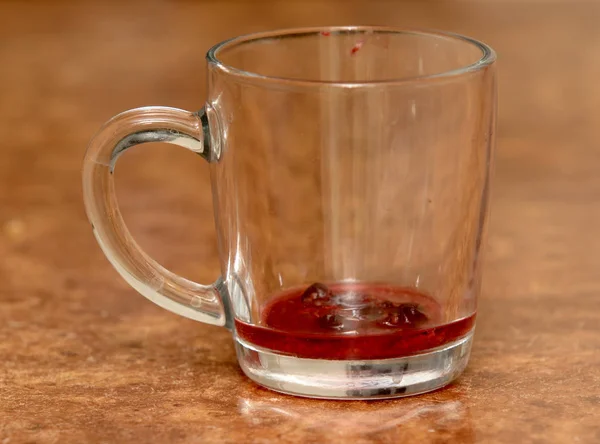 Ποτήρι Goblet Ένα Τραπέζι Τσάι Στο Κάτω Μέρος — Φωτογραφία Αρχείου