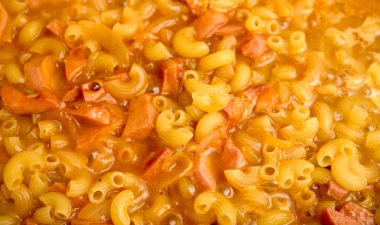 soslu kızarmış noodle