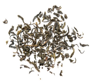 kuru yaprak yeşil çay beyaz bir arka plan üzerinde