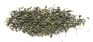 kuru yaprak yeşil çay beyaz bir arka plan üzerinde