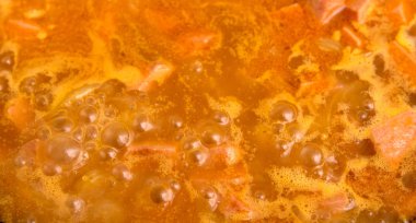 soslu kızarmış noodle