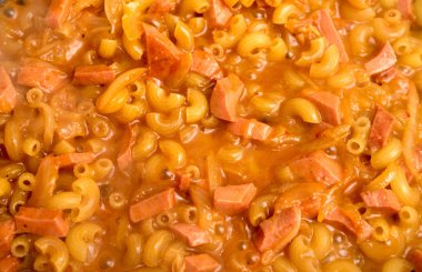 soslu kızarmış noodle