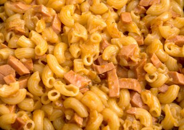 soslu kızarmış noodle