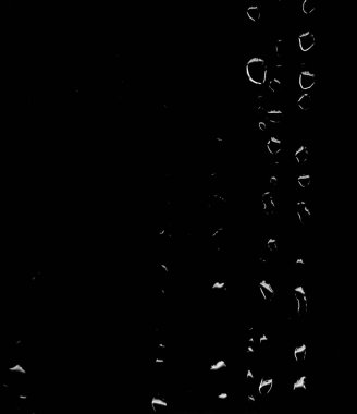 Siyah arkaplanda su damlası