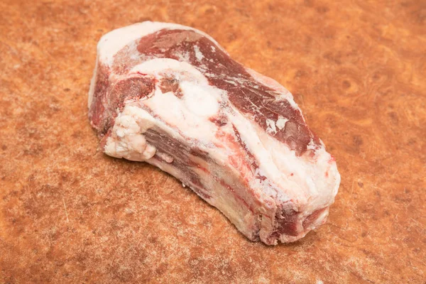 Carne Congelada Pedaço Carne Mesa — Fotografia de Stock