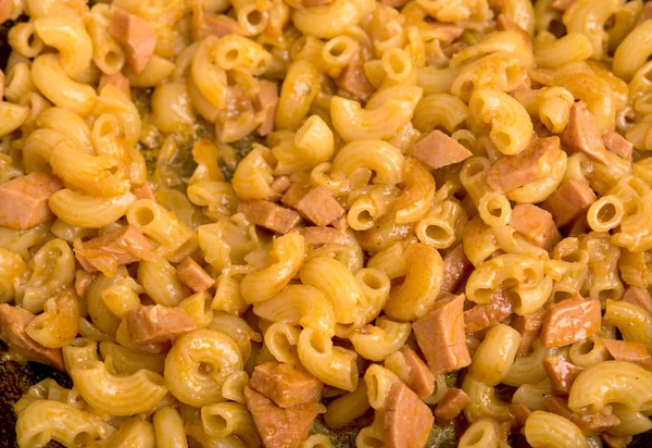 soslu kızarmış noodle