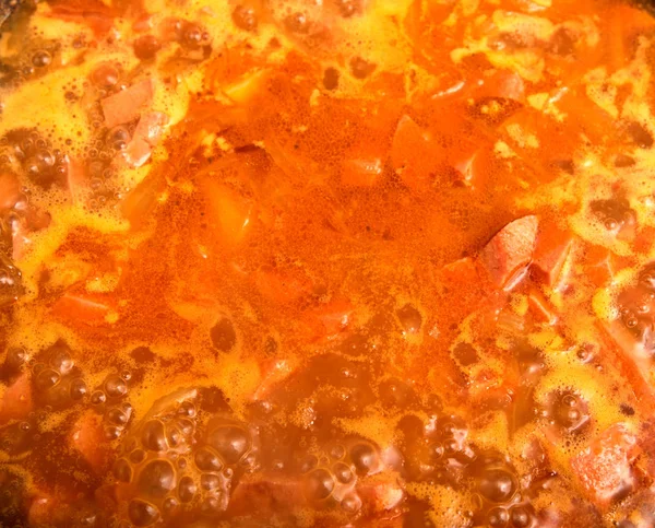 soslu kızarmış noodle