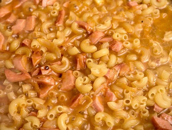 soslu kızarmış noodle