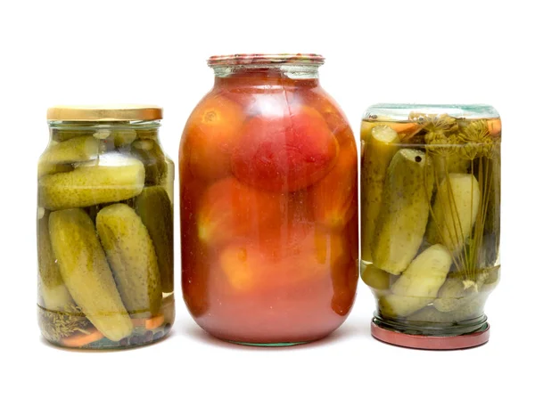 Bewaarde Ingemaakte Tomaten Komkommers Een Glazen Pot Geïsoleerd — Stockfoto