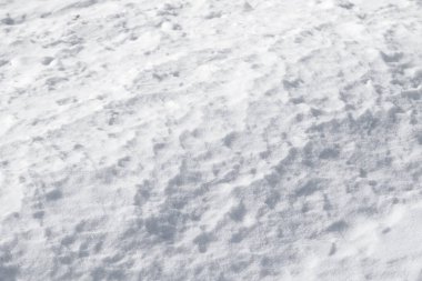 Beyaz kar yığını topaklar