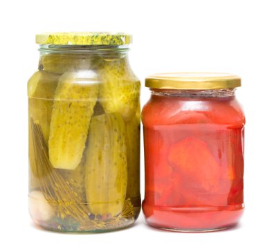 Salatalık, domates bir cam kavanozun içinde Marine