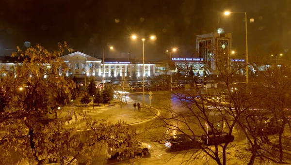 Astana Bahnhof Nacht Verschwommener Hintergrund — Stockfoto