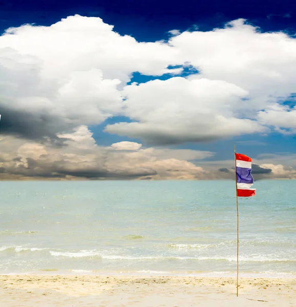 Ταϊλάνδη Παραλία Ουρανός Στη Θάλασσα Άμμου Σημαία — Φωτογραφία Αρχείου