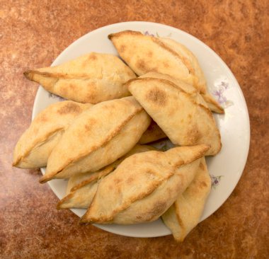 Patty bir plaka üzerinde