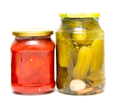 Salatalık, domates bir cam kavanozun içinde Marine