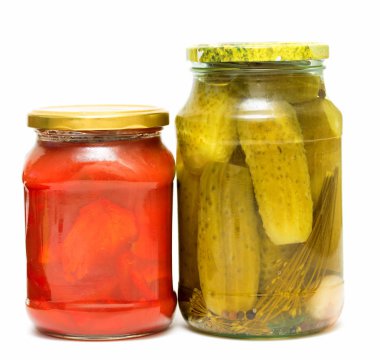 Salatalık, domates bir cam kavanozun içinde Marine