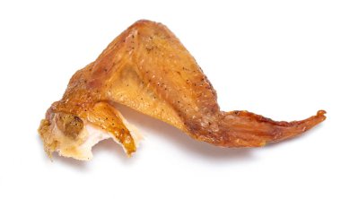 Füme tavuk beyaz zemin üzerine