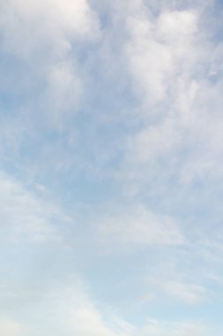 Beyaz bulutlu mavi gökyüzü, doğa arkaplan