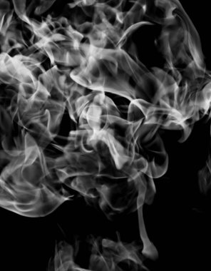 siyah bir arka plan beyaz duman alev