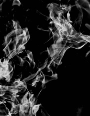 siyah bir arka plan beyaz duman alev