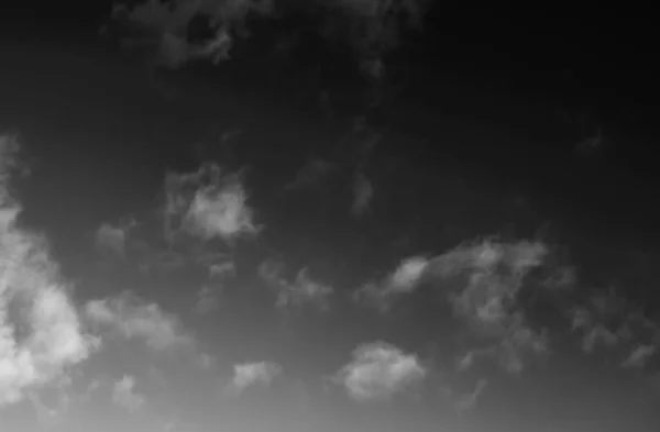 Тучи Черном Фоне — стоковое фото