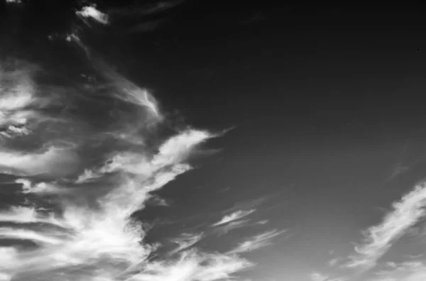 Σύννεφα Μαύρο Φόντο — Φωτογραφία Αρχείου