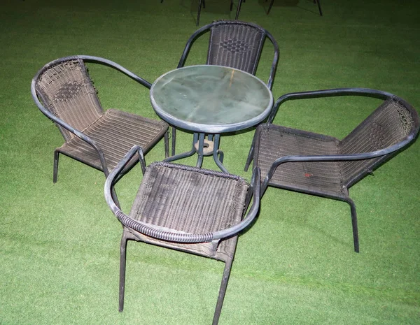 Açık havada eski görünümü iç kafe sandalye