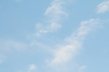 Beyaz bulutlu mavi gökyüzü, doğa arkaplan